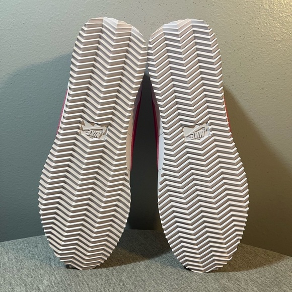 Nike Cortez GS White Laser Fuchsia Size 7Y/Women 8.5 DM0950-104​​ - Picture 7 of 10